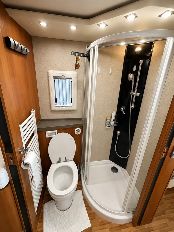 Badezimmer mit dem Wassersystem des Phoenix